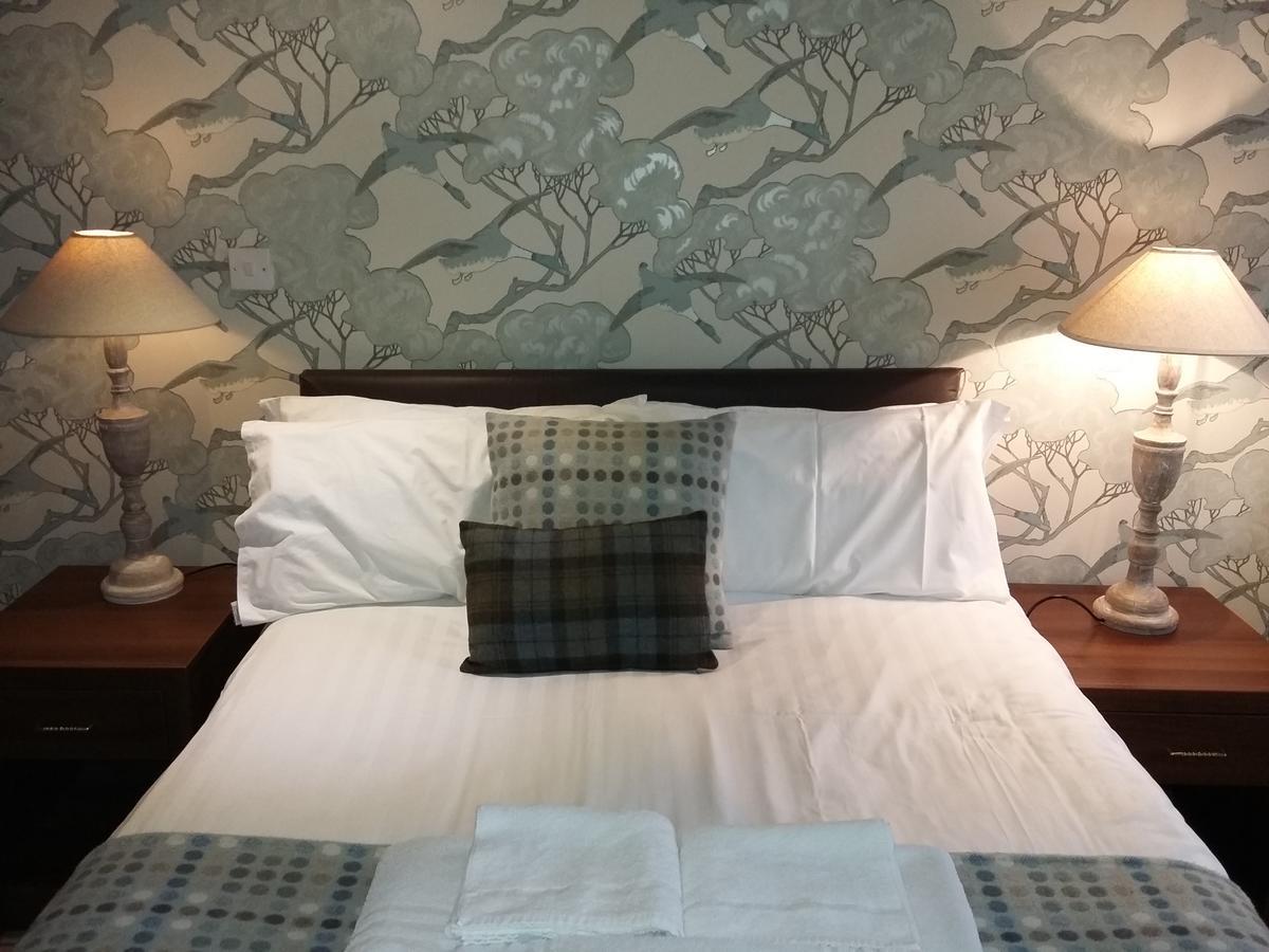 The Huntsman Inn ホルムファース エクステリア 写真